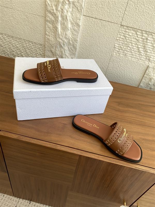 20251128184323675 310